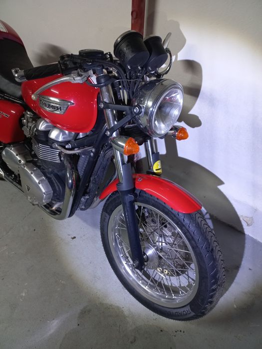 Triumph Thruxton t100 bonneville 865 cafe racer