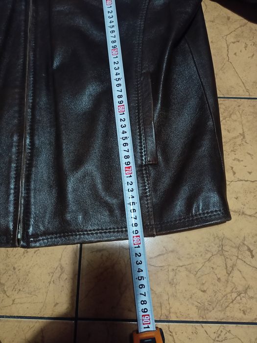 Kurtka skórzana brązowa.