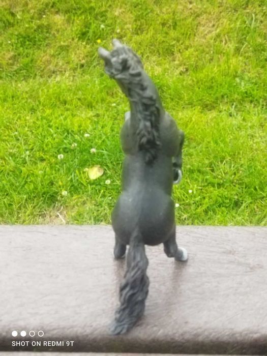 Лошади белая и черная Papo лот