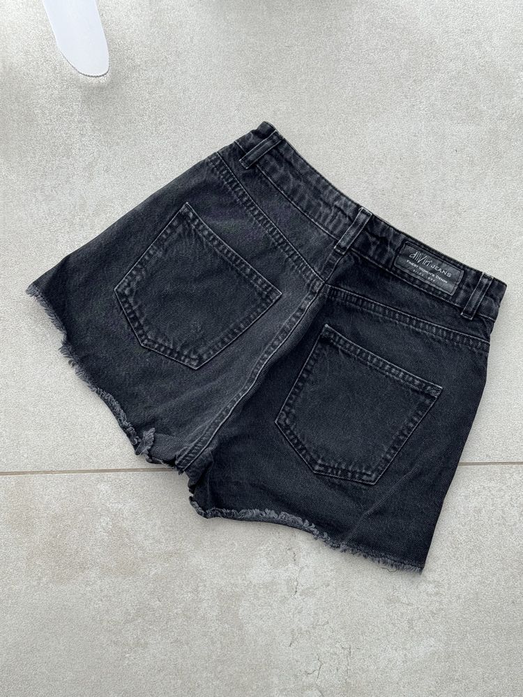 Красиві чорні джинсові шорти xs-s