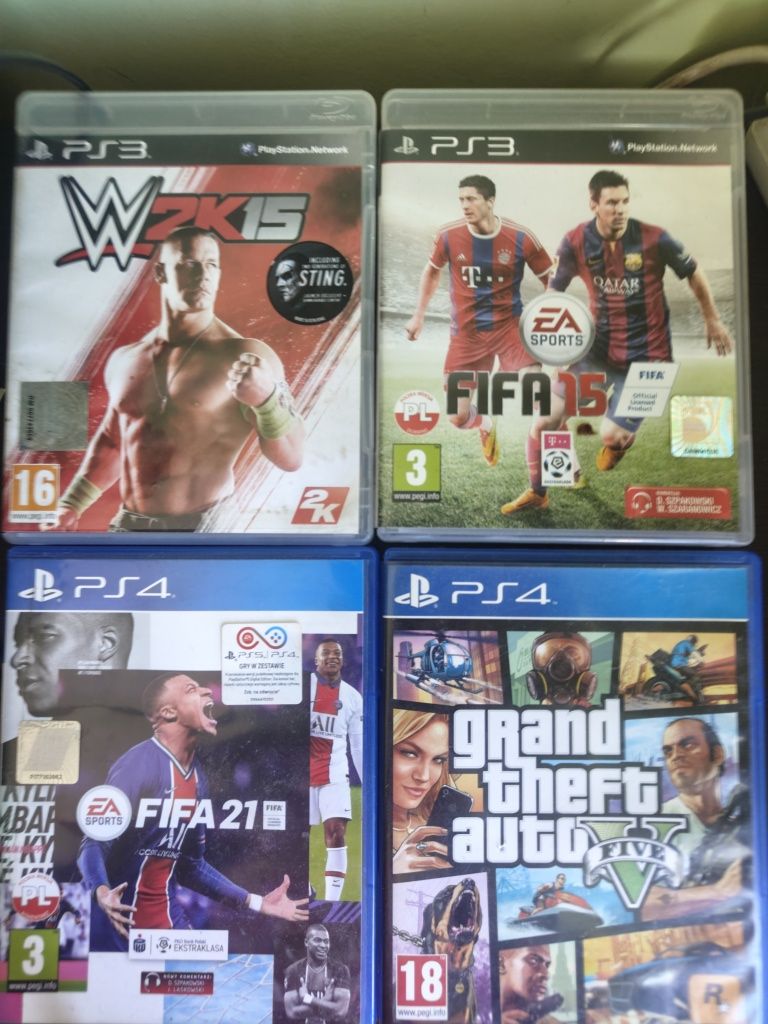 Konsola PS4 slim + gry