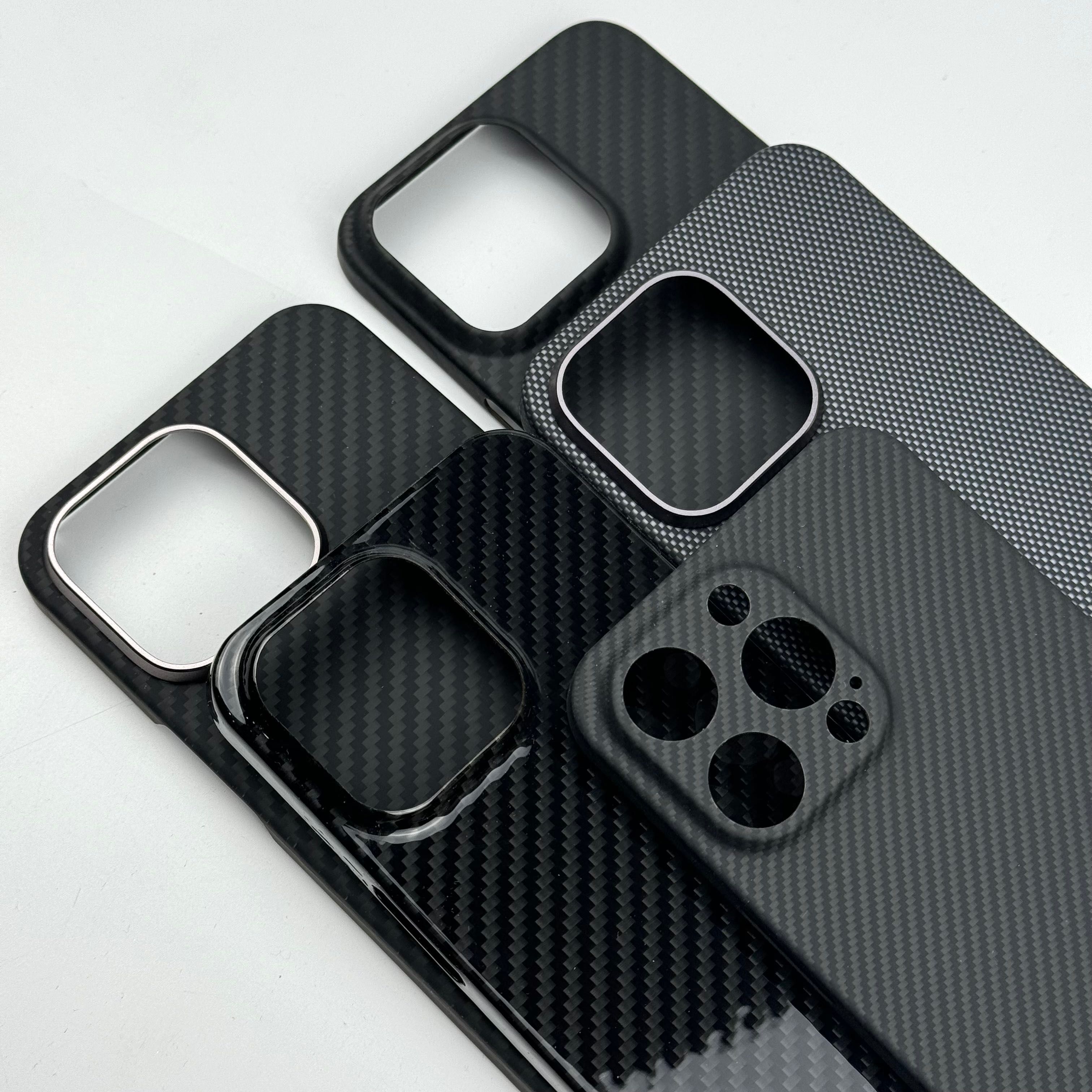 Ультратонкий карбоновый чехол iPhone 15 Pro Max