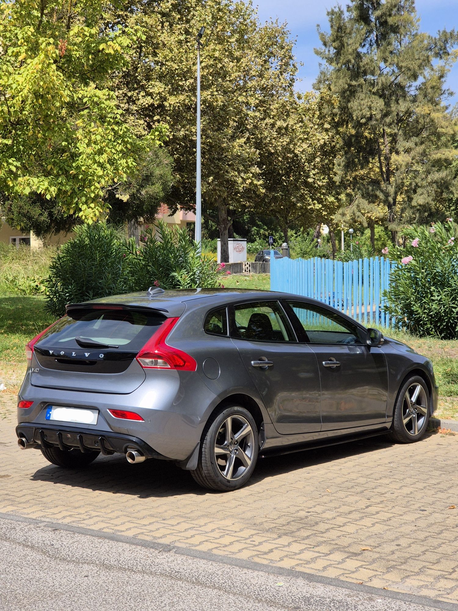 Volvo V40 2.0 R-Design
