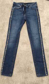 Okazja! Granatowe Jeansy spodnie Monnari 36 z lampasami