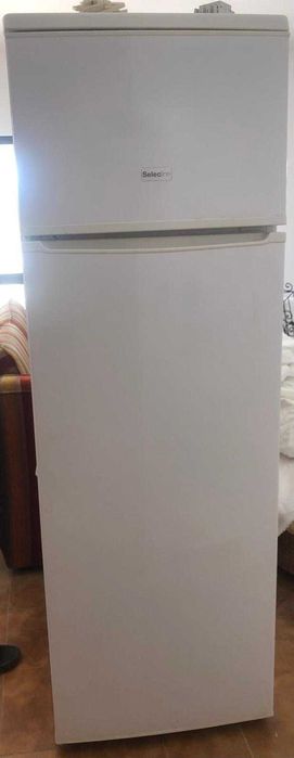 Frigorífico com Congelador