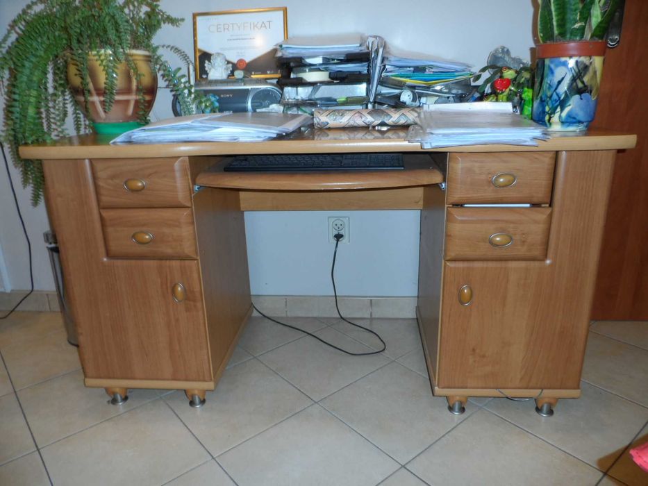 Biurko biurowe z szufladami i szafkami