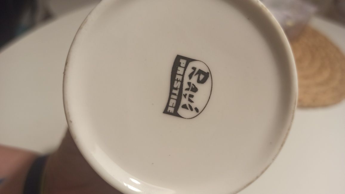 Kubek porcelanowy z zaparzaczem - 3 częścii