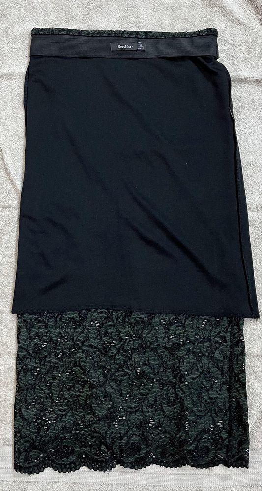 Saia justa com renda verde (Bershka, tamanho XS)