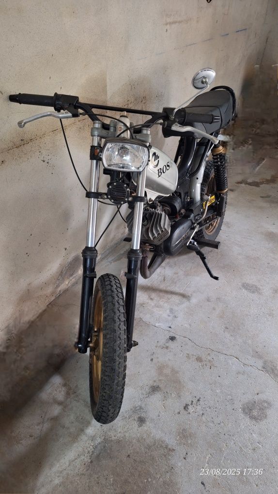 Vende-se documento casal boss com mota