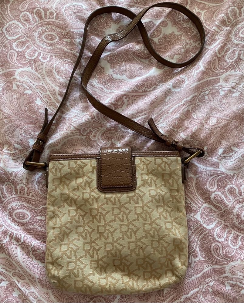 Bolsa DkNY castanha