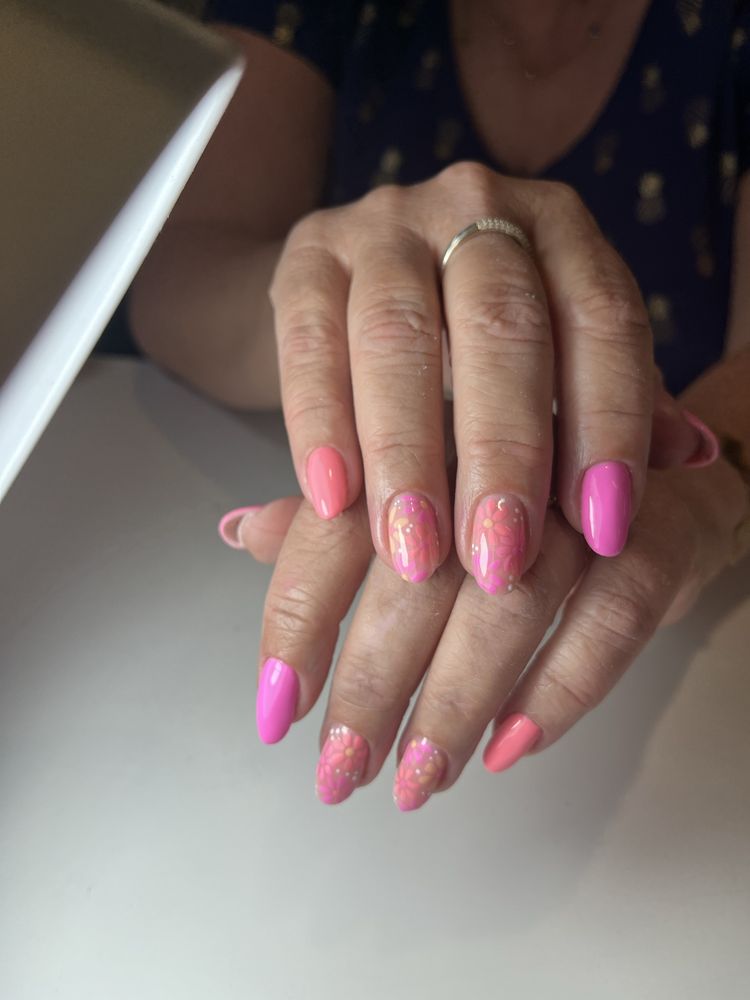 Paznokcie Kraków Ruczaj / manicure hybrydowy  / hybrydy / żelowy / maj