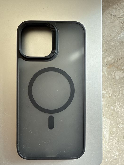 Чохол на iPhone 13 pro max новий