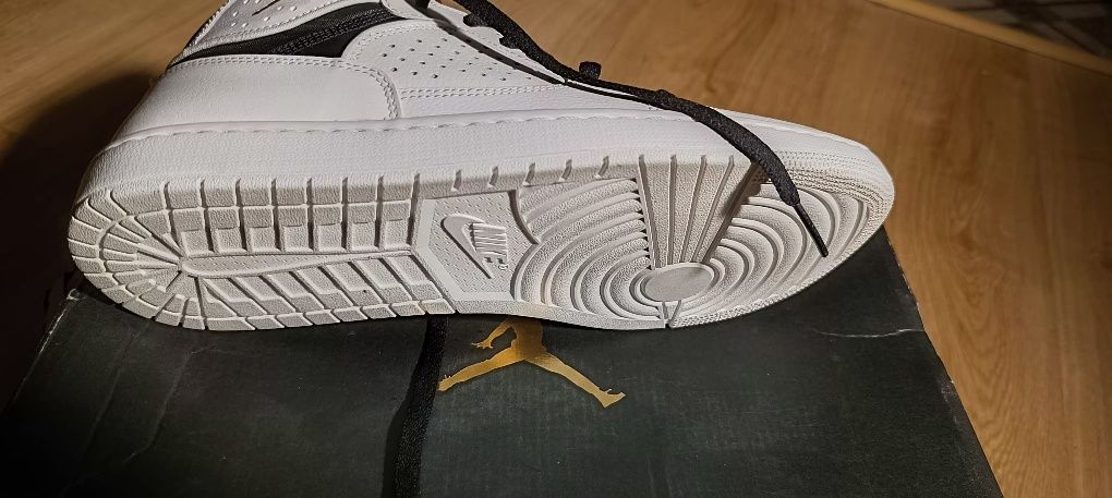 Jordan  ACCESS white