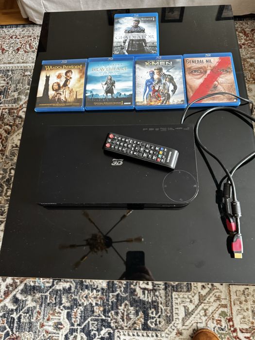 Samsung bluray 3D + zestaw hitów na bluray