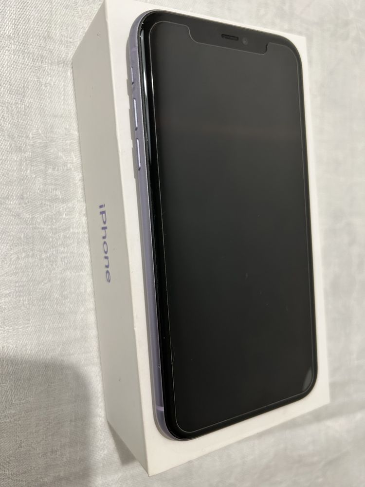 iPhone 11 purple 64 GB stan idealny ładowarka