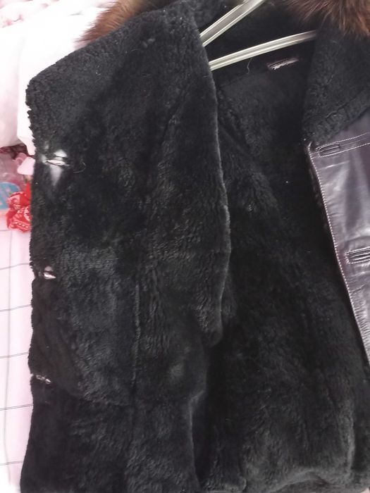 Зимове шкіряне пальто