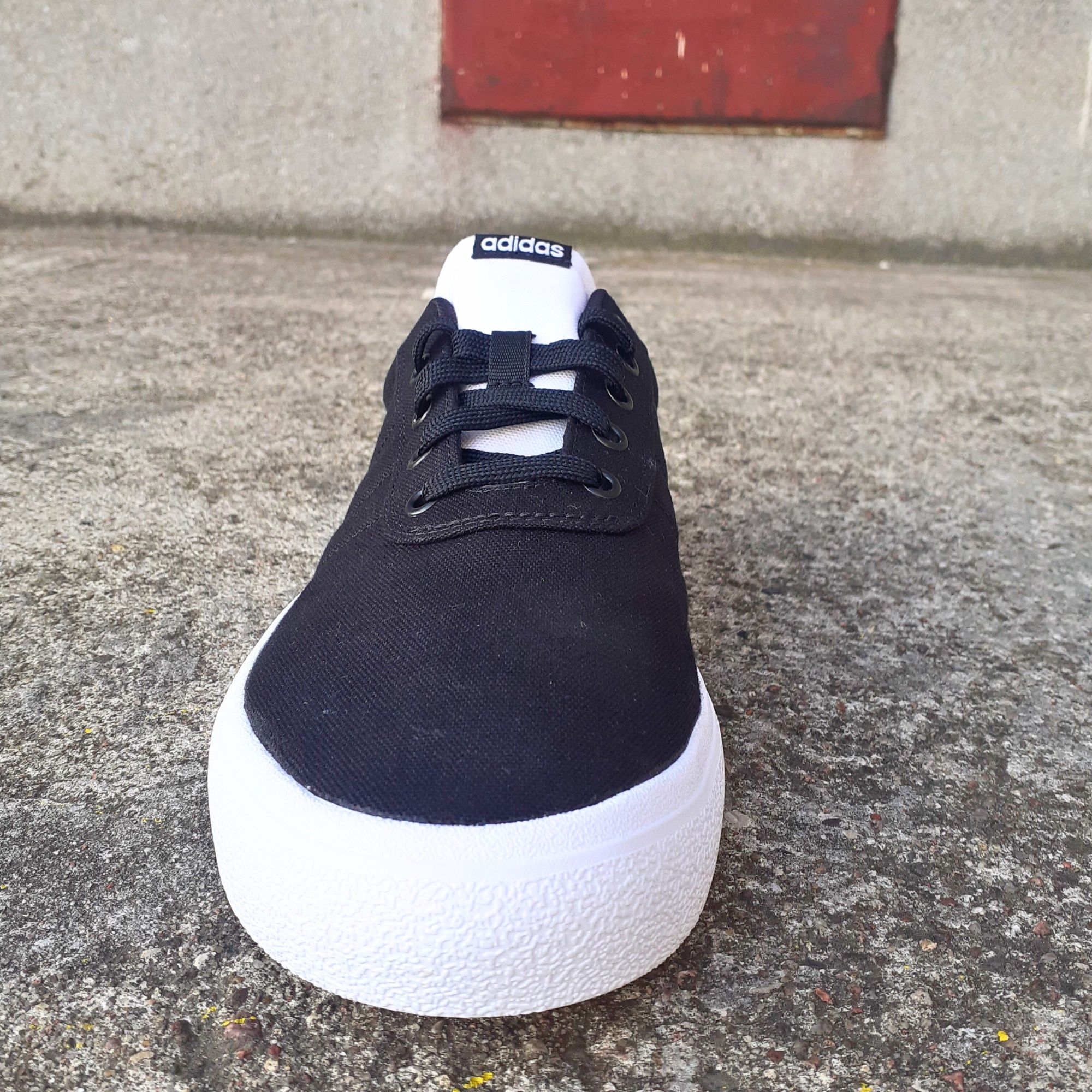 Buty adidas Vulc Raid3r Skateboarding M GY5496 czarne rozmiar 45