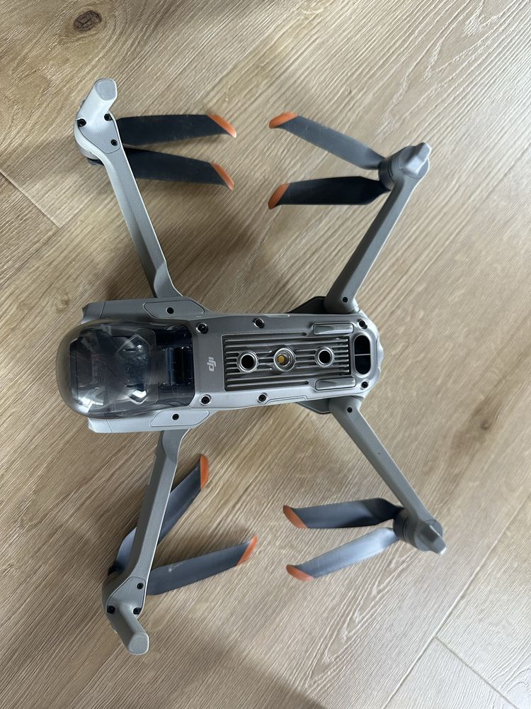 Dron dji air 2 s używany w pełni sprawny, komplet akcesoriów