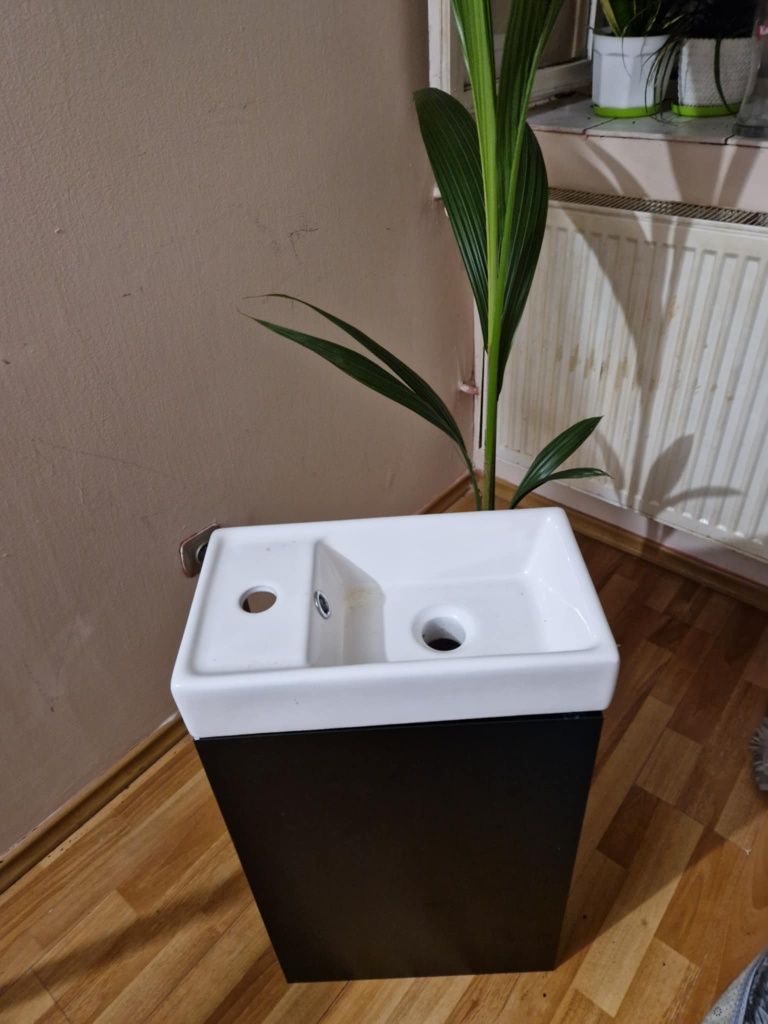 Sprzedam szafkę pod umywalkę wraz z umywalką