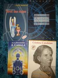 Livros de astrologia, tarot, cabala