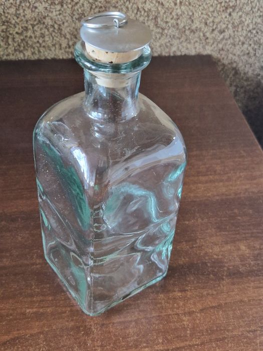 Stara butelka z korkiem