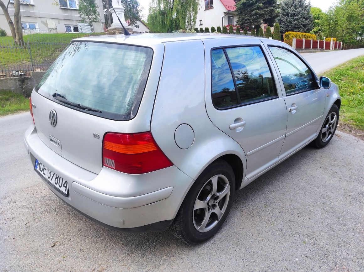 Volkswagen Golf IV, 1.6benzyna 1999r