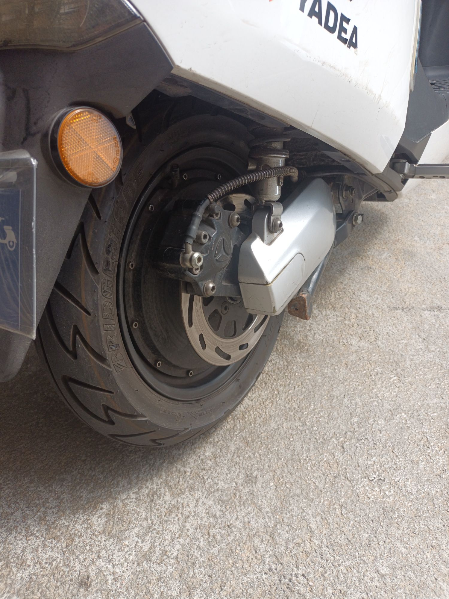 Scooter eletrica Yadea demop
