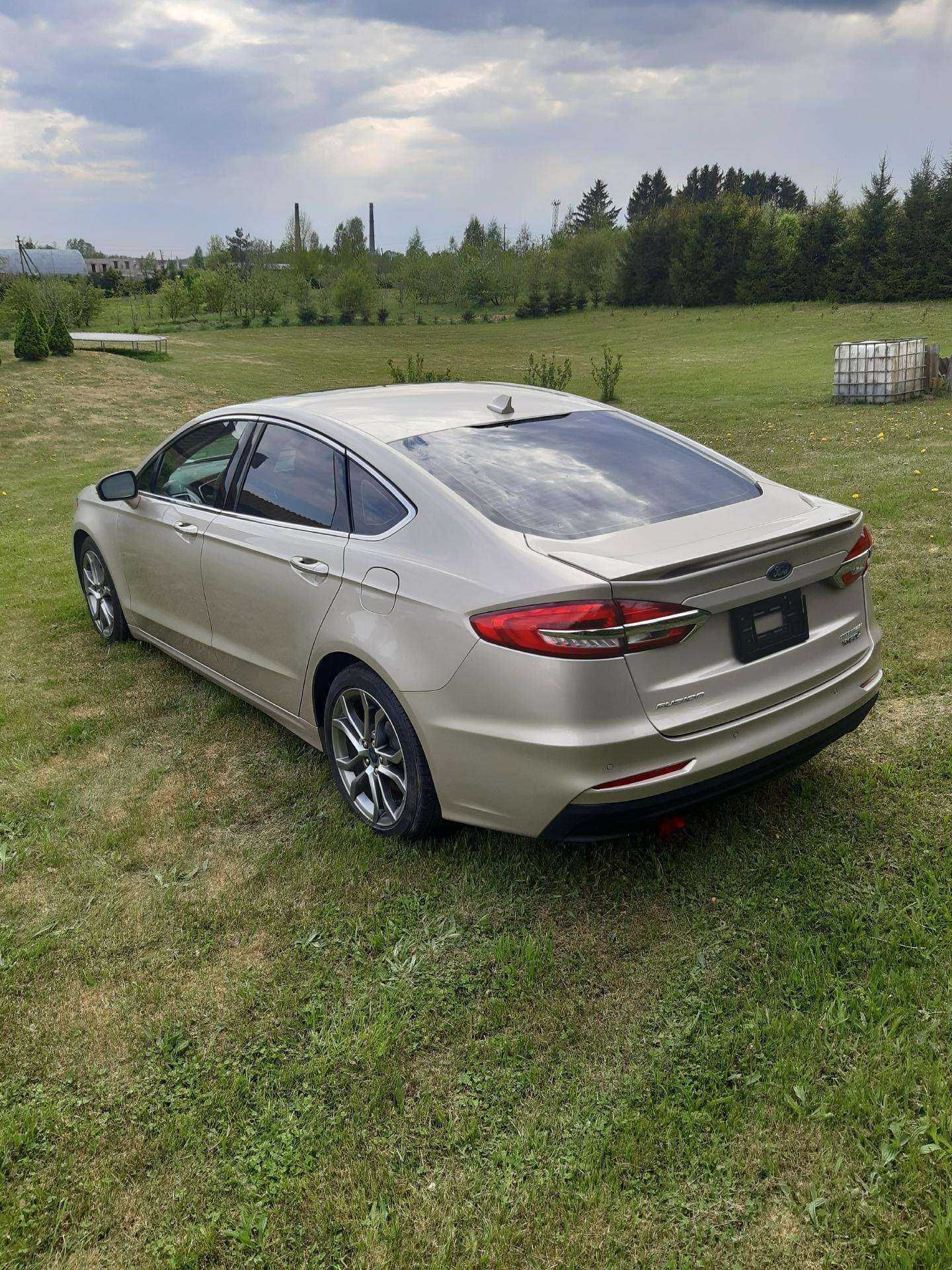 Ford Fusion Hybrid Titanium 2019