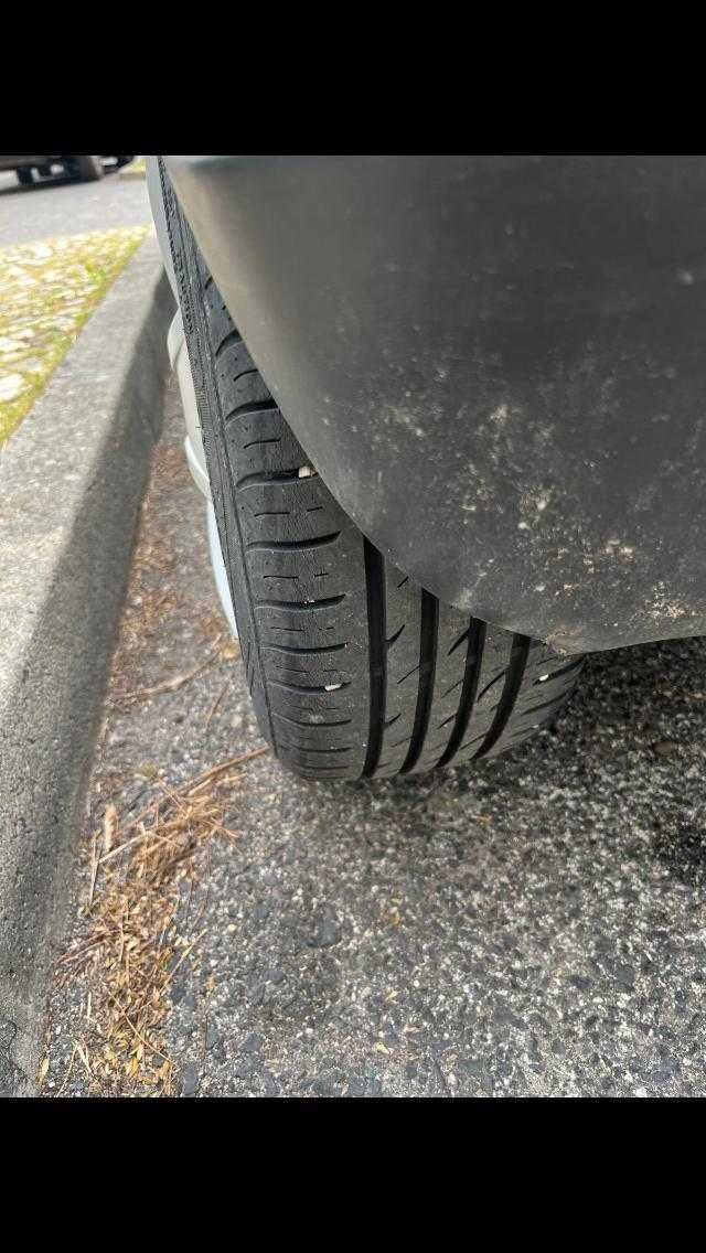 VW LUPO em ótimo estado.