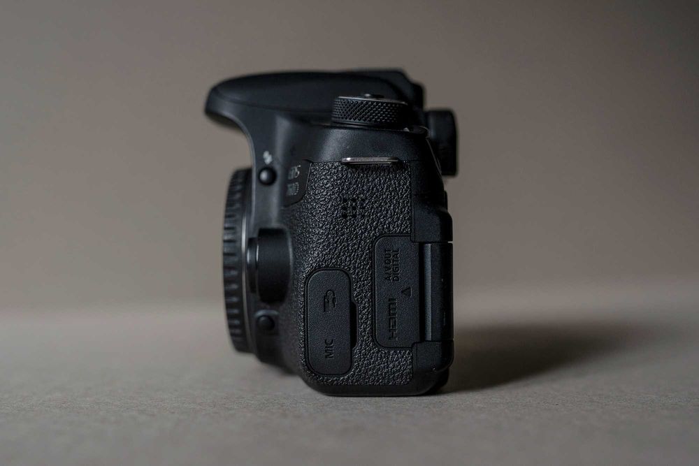 Canon eos 760d body
