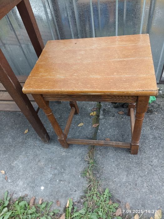 Stolik i taboret