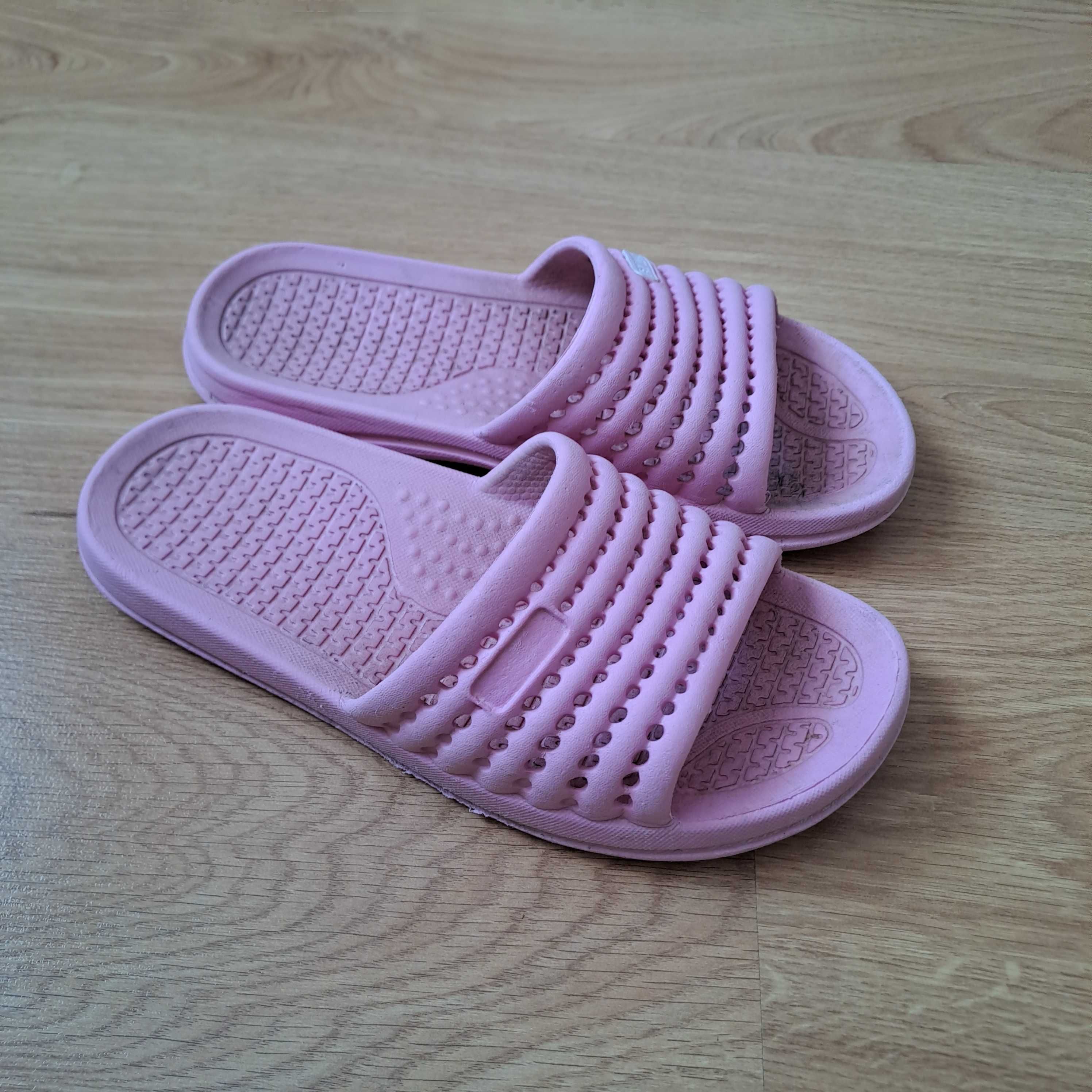 Klapki basenowe piankowe miękkie / rozmiar 36
