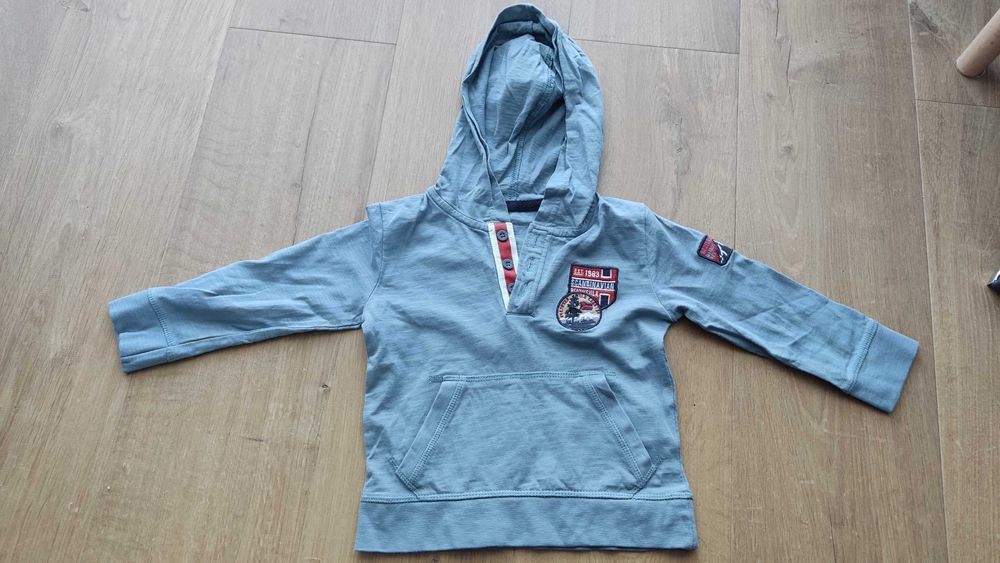 cienka bluzka z kapturem dla chłopca 92/98 stan idealny