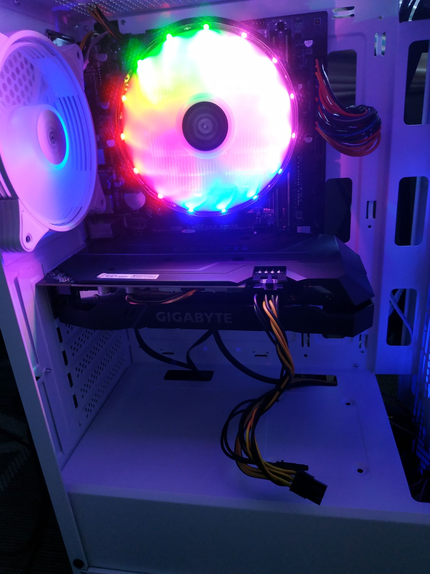 Komputer do gier Ryzen 5 2600/GTX 1660Ti 6 GB GDDR6/16 GB RAM DDR4/M2