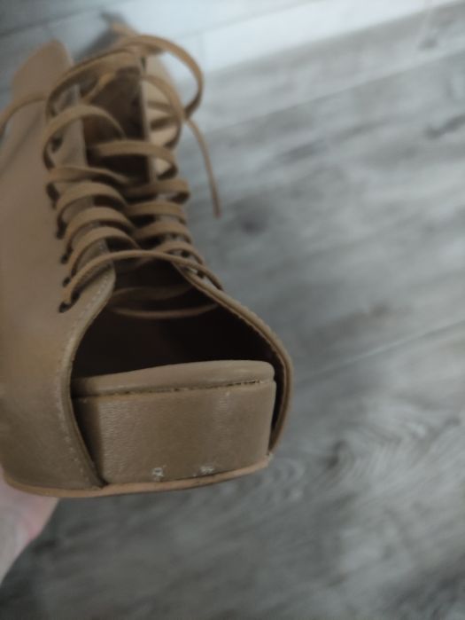 Botki koturny Stradivarius 37