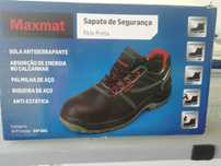 sapatos de segurança novos