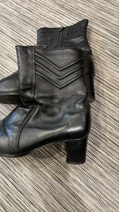 Czarne skórzane botki kw. Szpic 38 damskie
