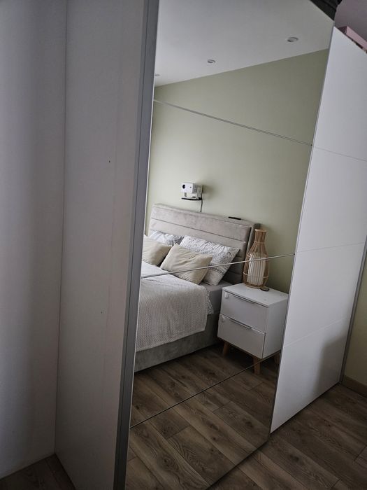 Szafa z lustrem 226 x 200 x 65,5