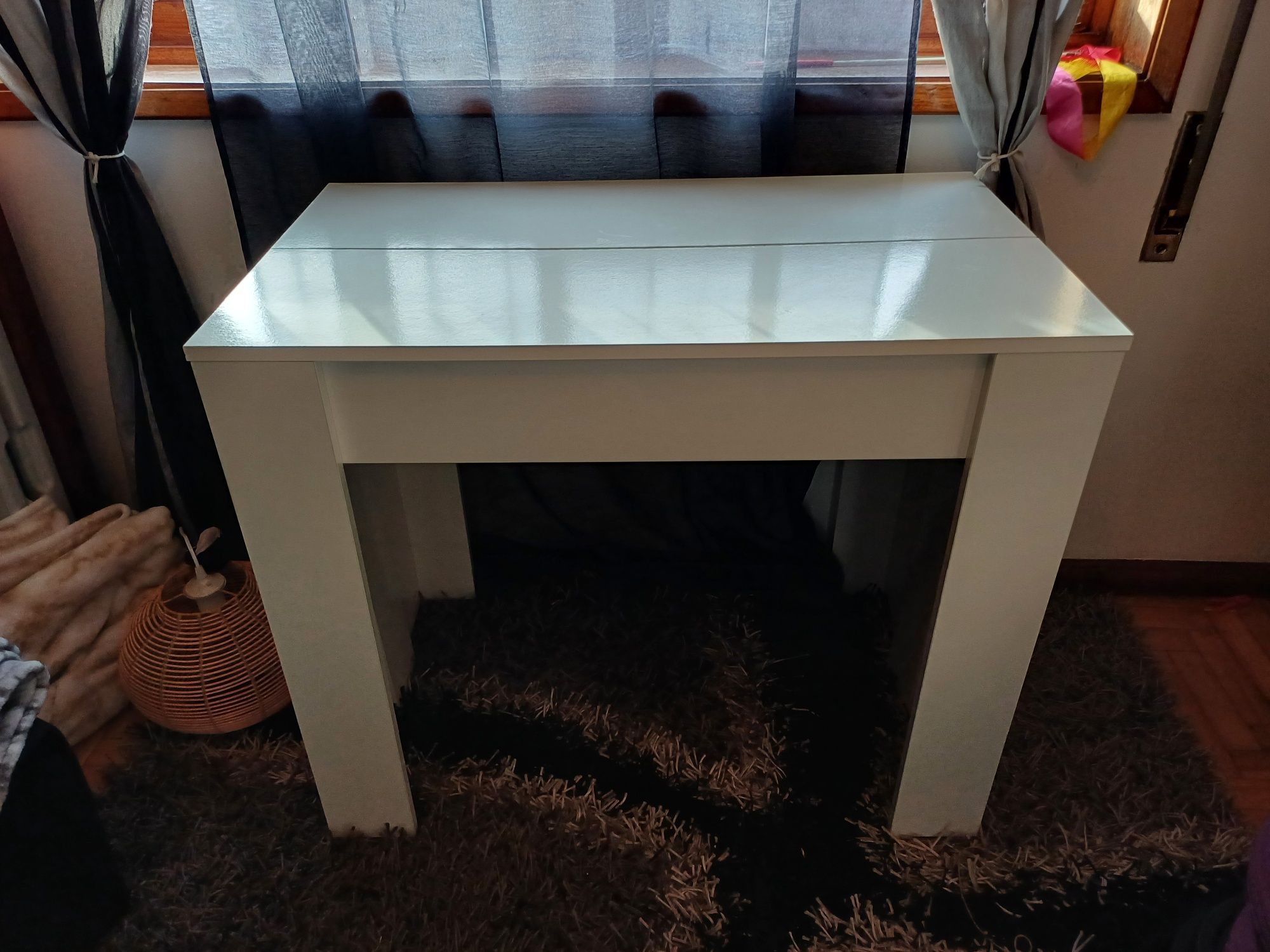 Mesa jantar branca extensível (vendo por falta de uso)