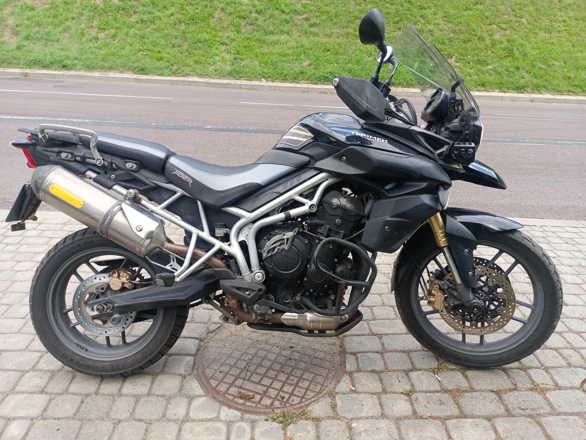 Triumph Tiger  800