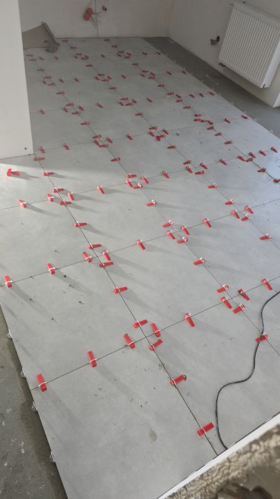 Wykończenia wnętrz kompleksowo - stany deweloperskie , remonty .