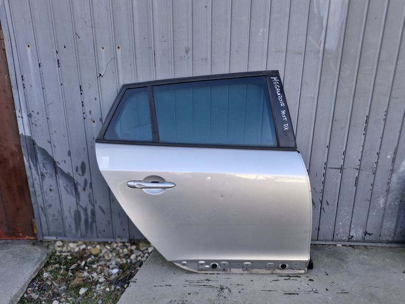 RENAULT MEGANE III 3 KOMBI DRZWI PRAWY TYŁ TYLNE PRAWE