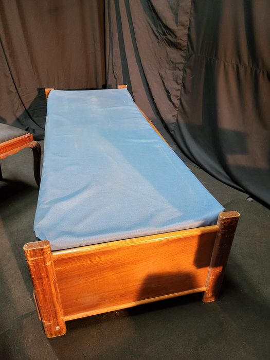 cama que tambem faz de sofa cama com colchao