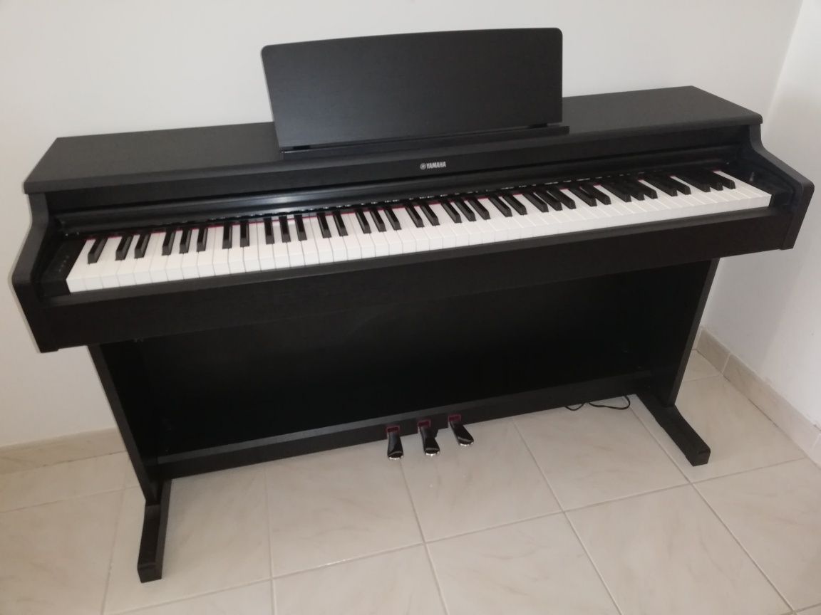 Piano Digital Yamaha YDP-165-BLK