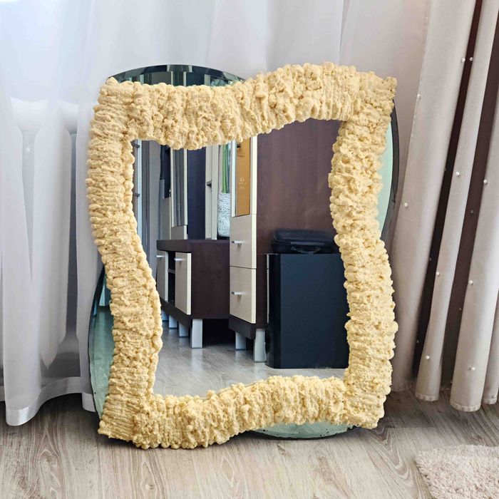 Duże lustro vintage DIY zdobione pianką w stylu boho