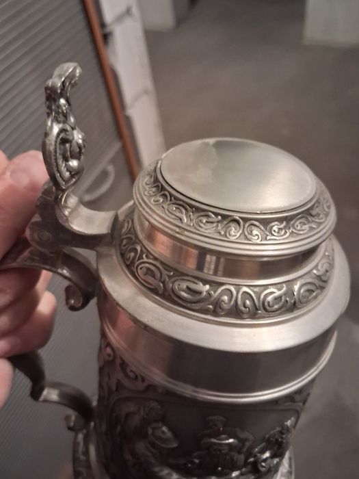 Kufel do piwa ładnie rzeźbiony