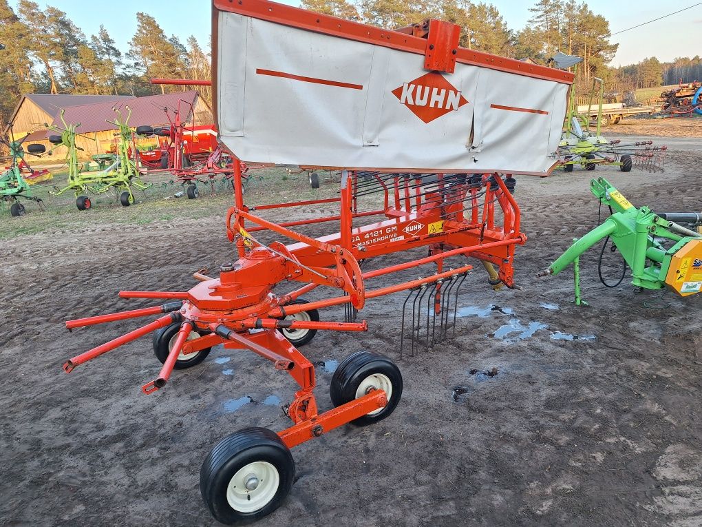 Zgrabiarka karuzelowa kuhn 421 fella  pottinger claas liner krone