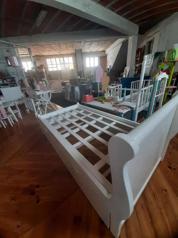 Cama junior nova lacada a branco