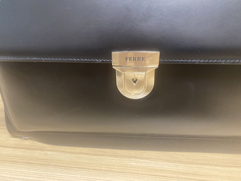 Кожаный портфель Ferre