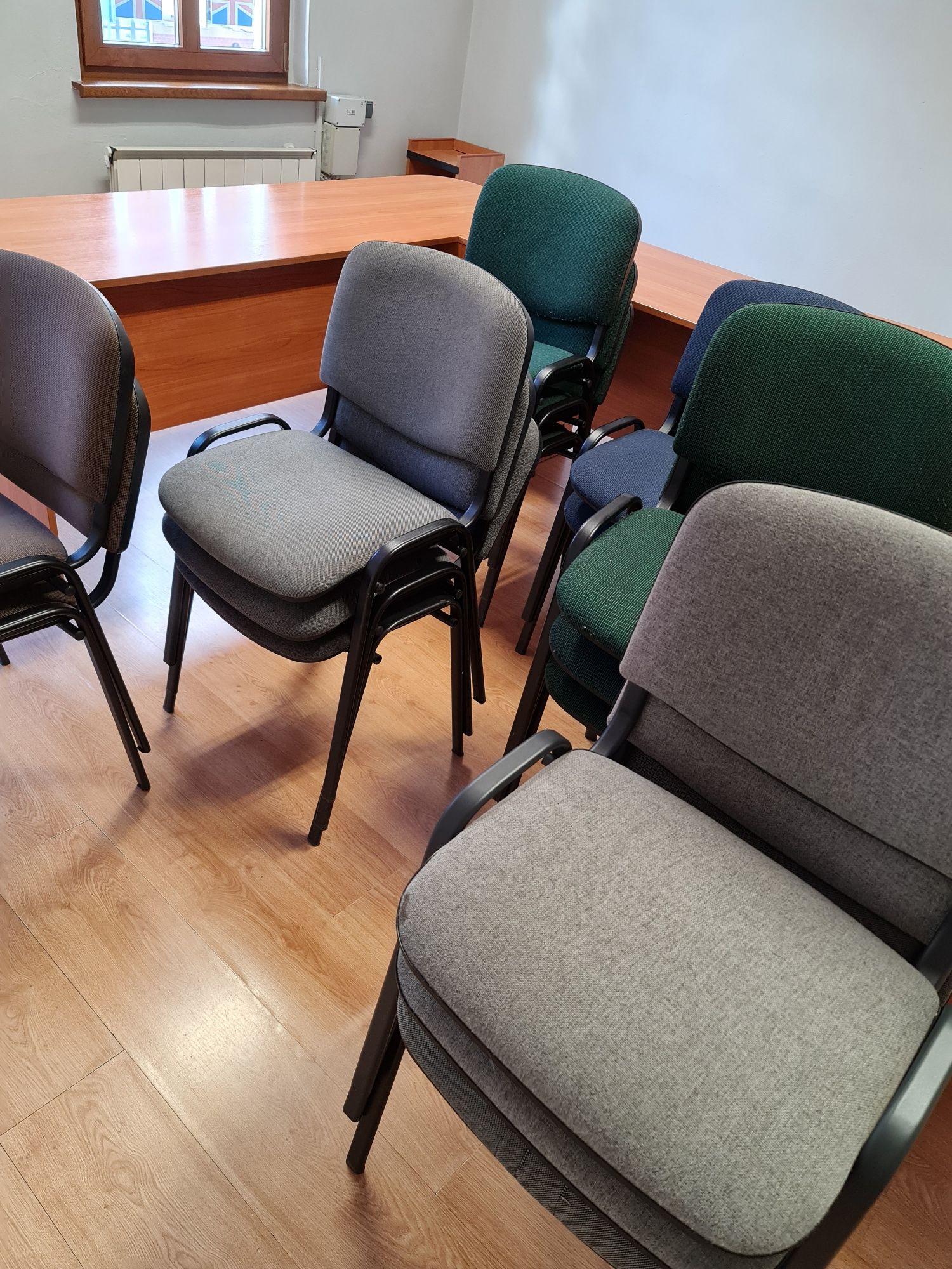 Krzesła biurowe szkolne tapicerowane 14 szt